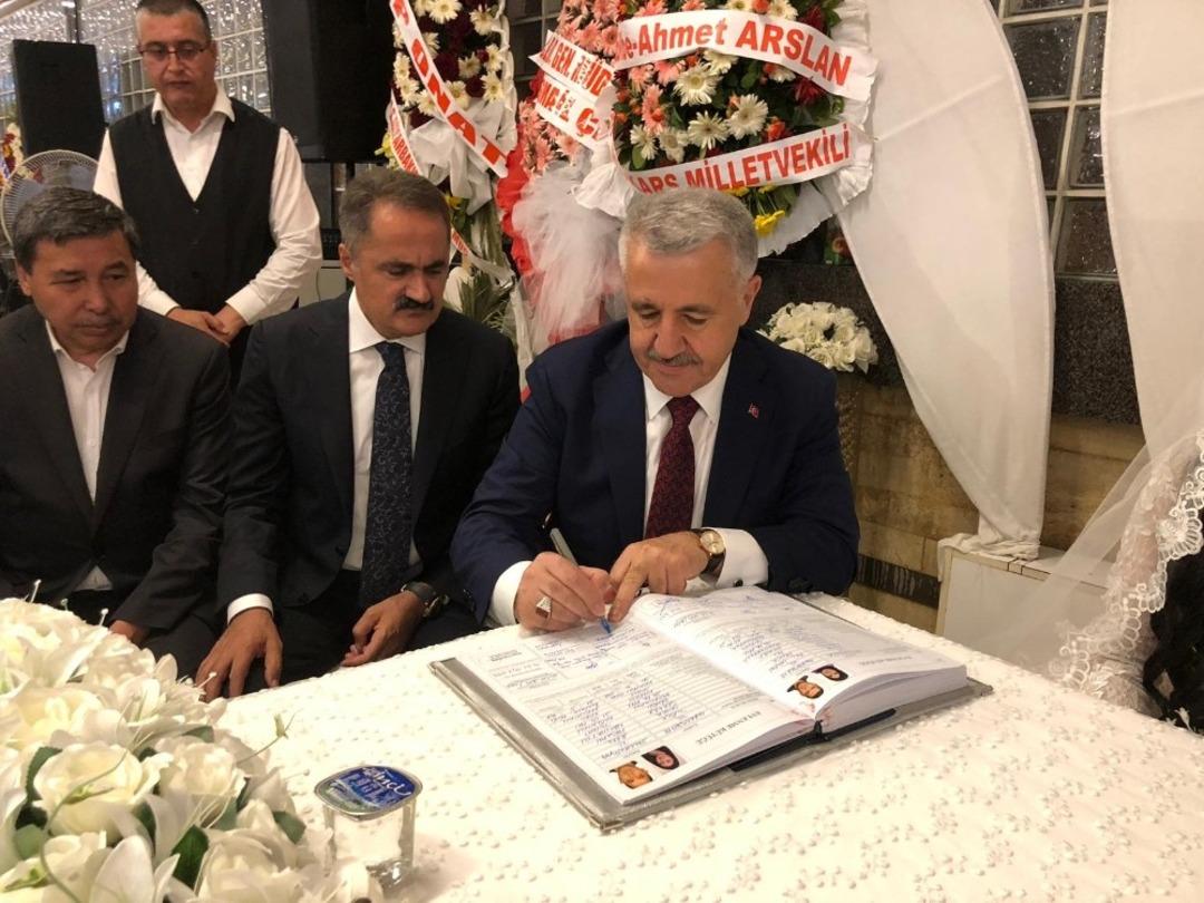 Milletvekili  Ahmet Arslan, nikah şahitliği yaptı