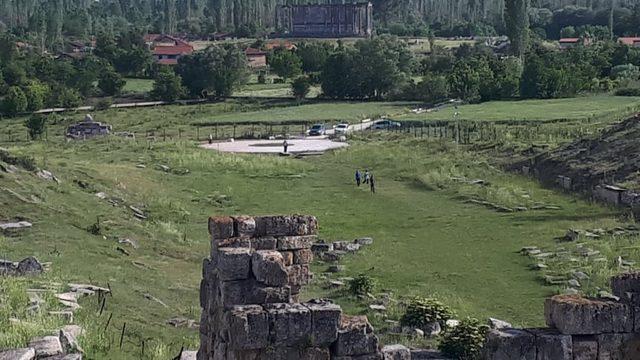 Aizonai Antik Kenti bayramda ziyaretçi akınına uğradı