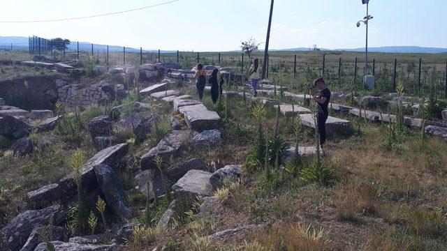 Aizonai Antik Kenti bayramda ziyaretçi akınına uğradı