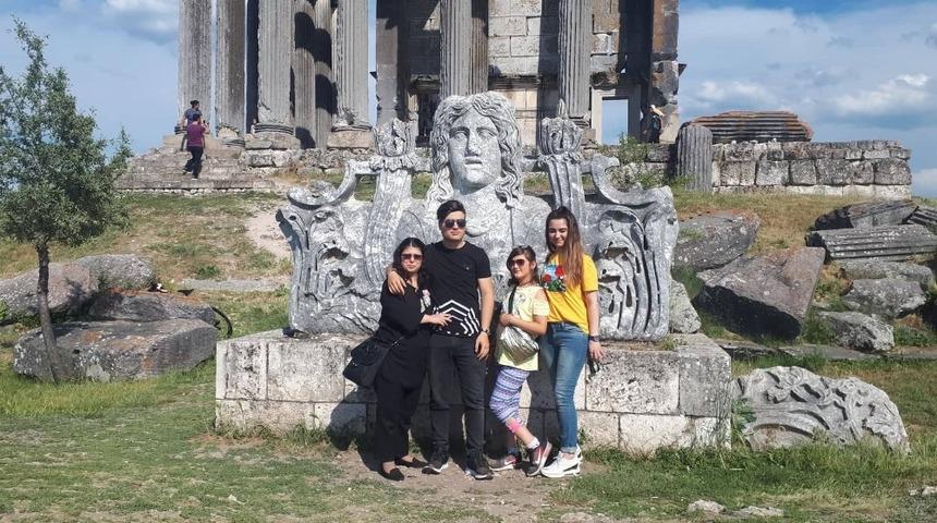 Aizonai Antik Kenti bayramda ziyaret&ccedil;i akınına uğradı