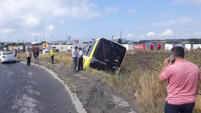 Arnavutköy'de İETT otobüsü kaza yaptı