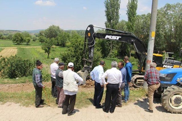 Şehitlik yolu genişletme çalışmaları başladı