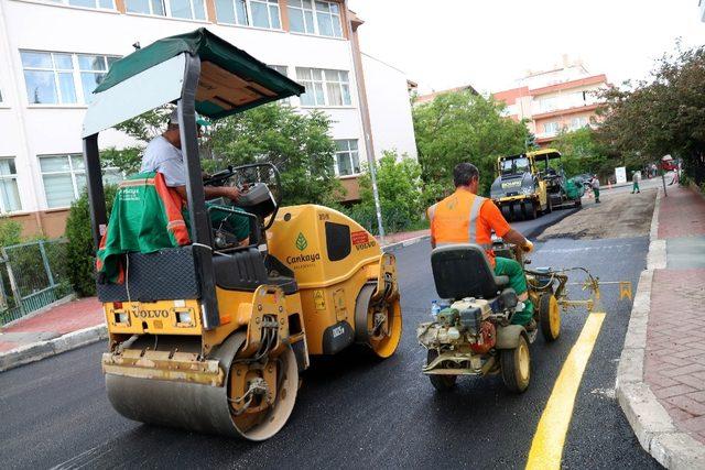 Çankaya’da asfalt çalışmaları tüm hızıyla sürüyor