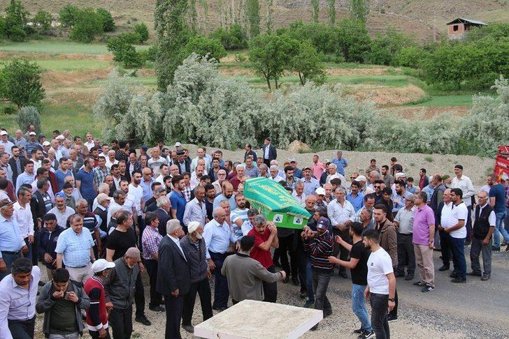 Günlüce Mürsel  Gür’e ağladı G1