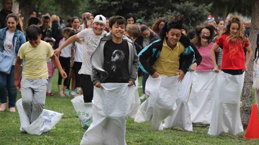 Bayraklı’da baba-çocuk şölenleri