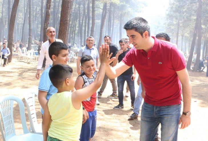 Başkan Gökhan Yüksel, Kartallı vatandaşların bayramına ortak oldu G2