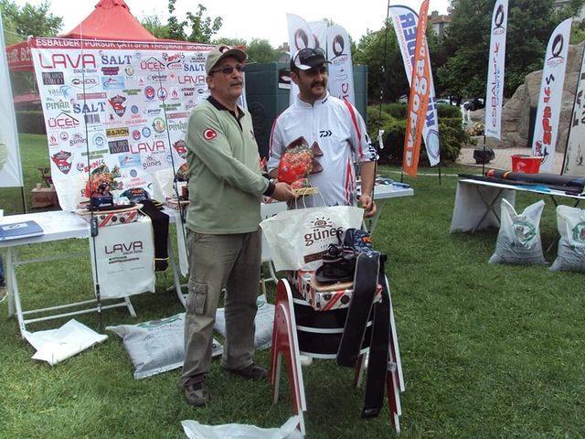 Tavşanlılı olta balıkçısı birinci oldu 1