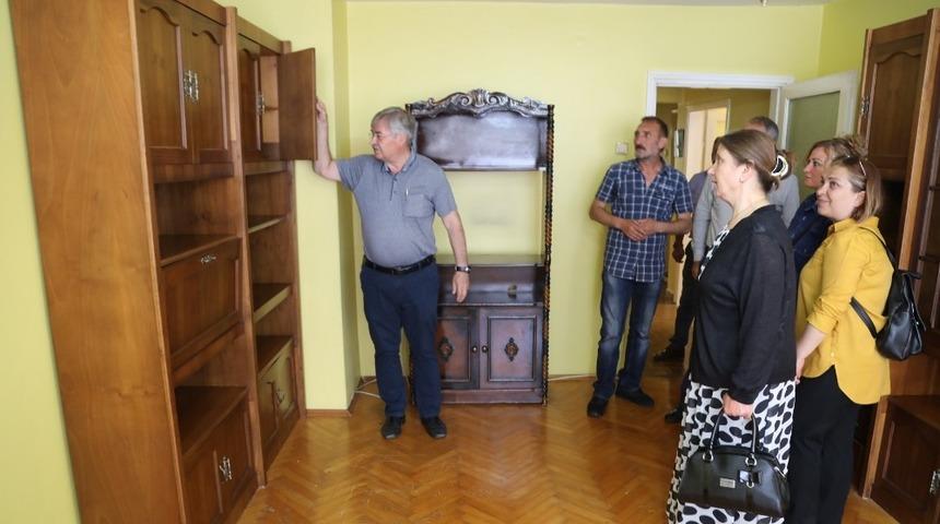 Çağrılara duyarsız kalmadı, eşyalarını bağışladı