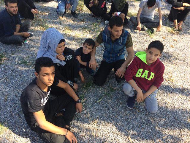 Balıkesir'de 45 kaçak göçmen ile bir organizatör yakalandı