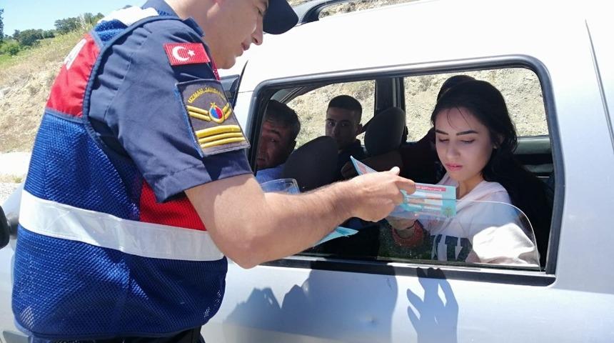 Jandarmadan &ccedil;ocuklara okul karnesinden &ouml;nce seyahat karnesi