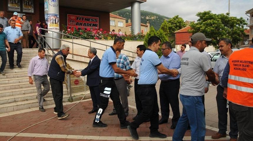 Başkan Akkaya, belediye personeliyle bayramlaştı