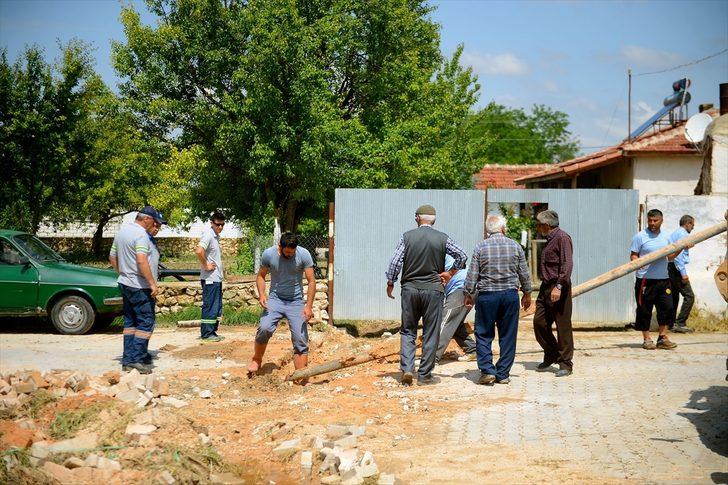 Sel mağdurlarına AFAD ve Türk Kızılaydan yardım G4