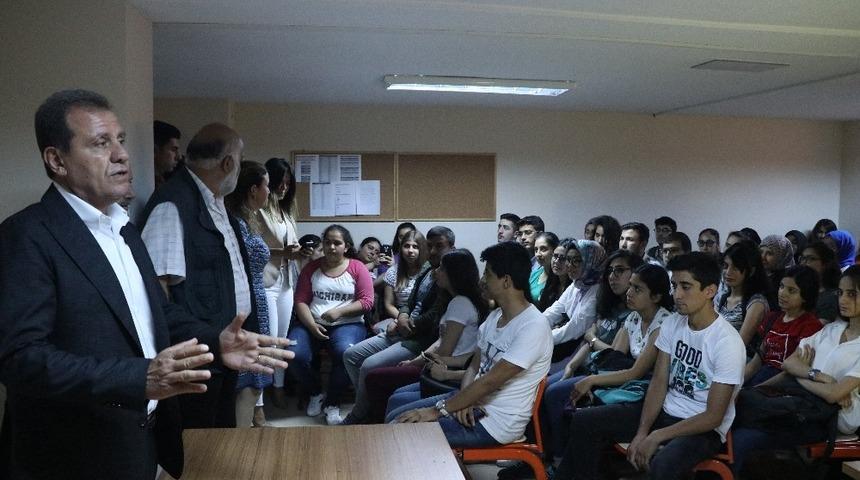 Başkan Se&ccedil;er&rsquo;den &uuml;niversite sınavına girecek &ouml;ğrencilere destek