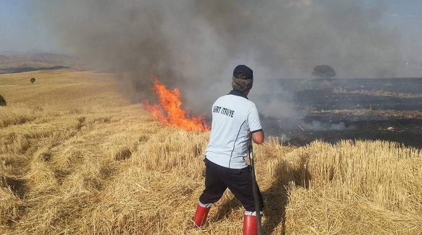 Belediyeden vatandaşlara anız yangınlarına karşı duyarlılık &ccedil;ağrısı