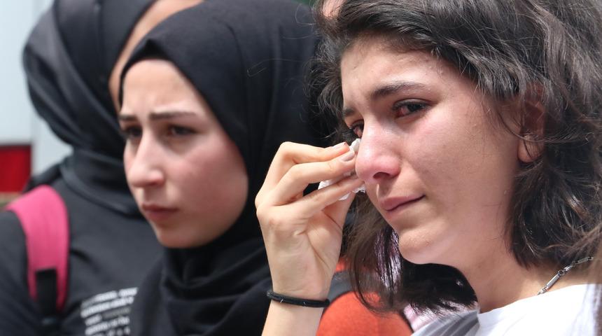 Kazada &ouml;len abla ve kardeşe h&uuml;z&uuml;nl&uuml; veda