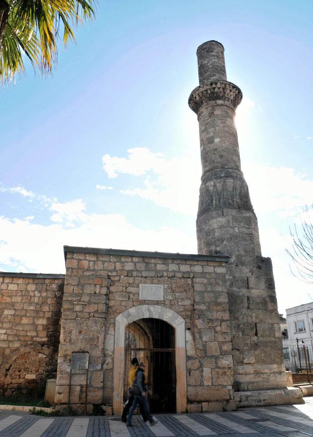 Muratpaşa'da 'Kesik Minare'nin külahı kaldırılsın' teklifi