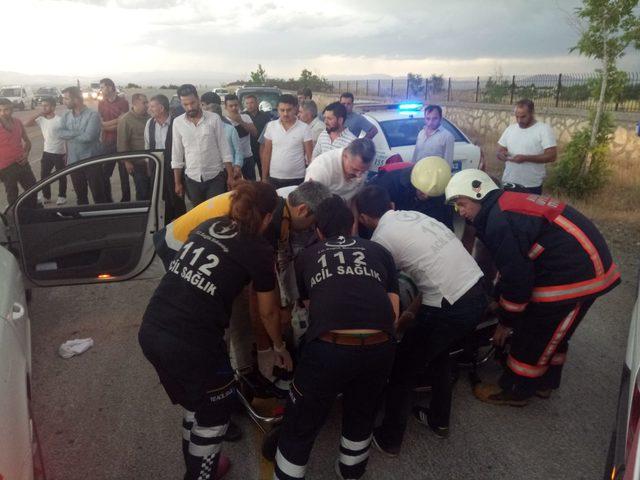 Malatya'da iki otomobil çarpıştı: 5 yaralı
