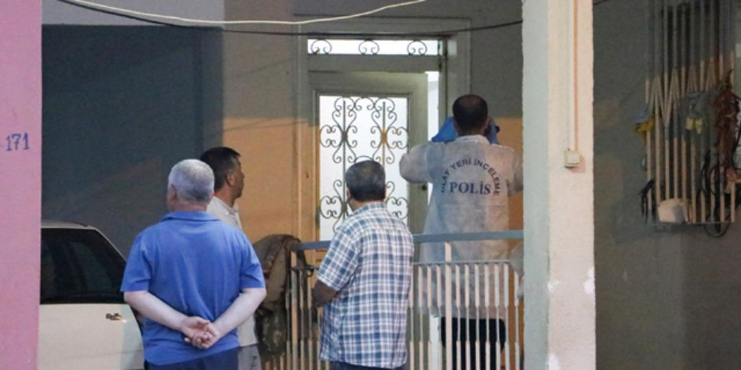 Antalya'da bir kişi, '&Ouml;l&uuml;m&uuml;mden kimse sorumlu değildir' yazılı not bırakıp, kendini astı