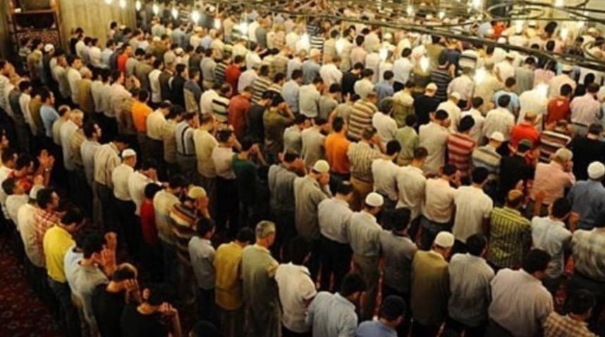 T&uuml;rkiye casuslukla su&ccedil;lanan imamlarını geri &ccedil;ekiyor
