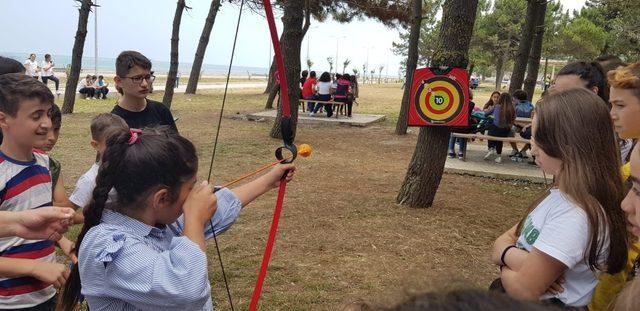 Okulda piknik ve uçurtma şenliği