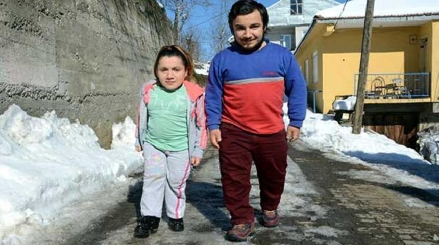 Boyu kısa kardeşlerin hayat mücadelesi