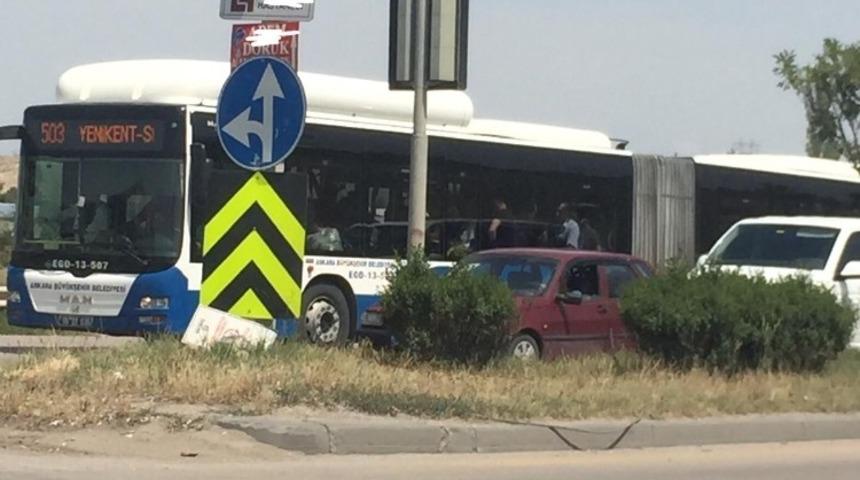 İzinsiz reklam tabelaları tehlike sa&ccedil;ıyor