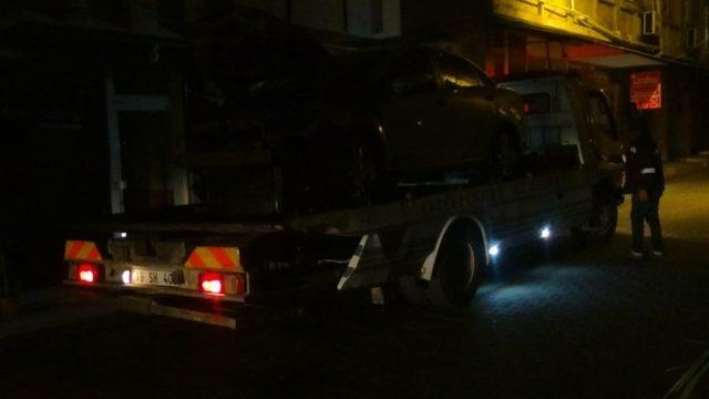 Bursa’da park halindeki araç alev alev yandı