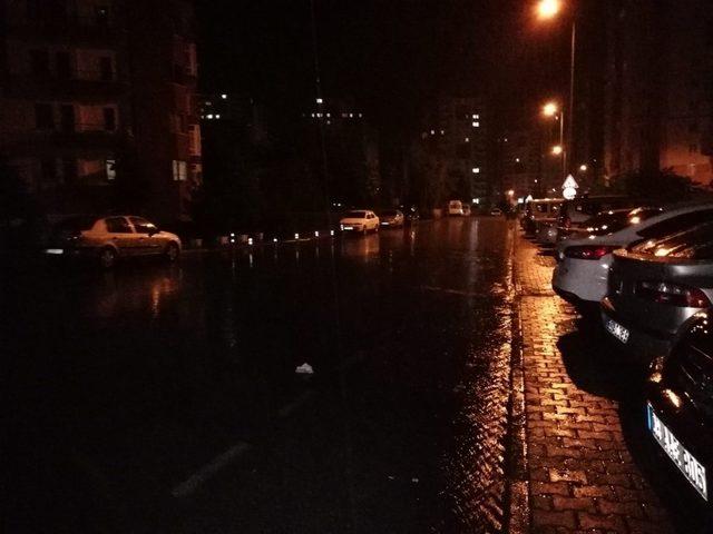 Kayseri’de Önce Fındık Büyüklüğünde Dolu, Sonra da Sağanak Yağmur Yağdı