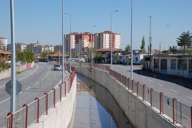 Başkan Dr. Mustafa Palancıoğlu, “Taşkın Su Kanalları Yağışlı Günlerde Melikgazi Şehrinin Adeta Sigortası Olmaktadır””