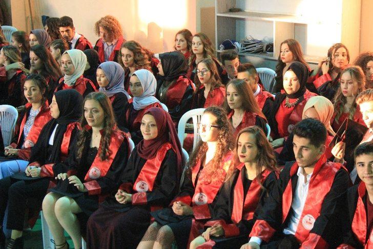 Osmaneli 75. Yıl Anadolu Lisesinde mezuniyet coşkusu G5
