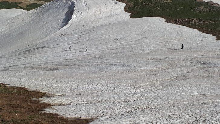 Doğa tutkunlarından karlı dağlara gezi G2