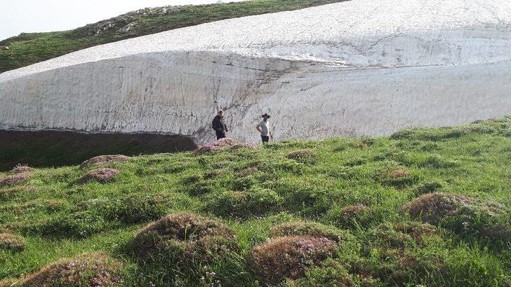 Doğa tutkunlarından karlı dağlara gezi G3