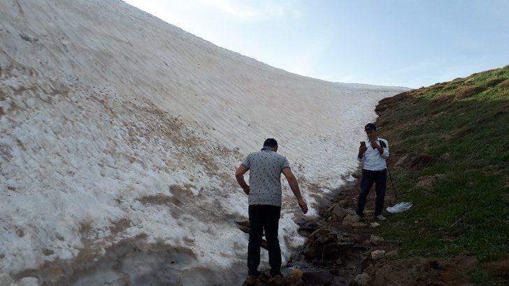 Doğa tutkunlarından karlı dağlara gezi G4