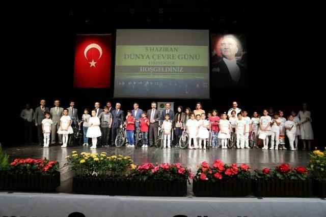 Kocaeli’nin en çevreci okulları ödüllerine kavuştu