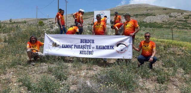 Burdur Havacılık Kulübü üyeleri 5 bin fidan dikti