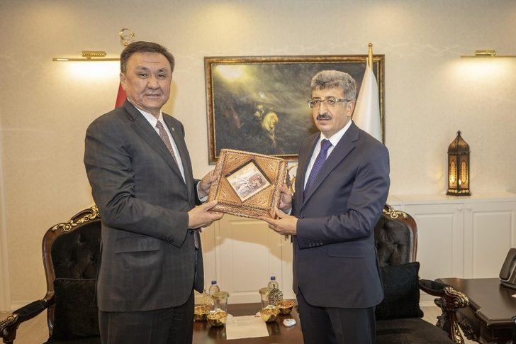 Kırgız Büyükelçisi Omuraliyev’den Vali Bilmez’e ziyaret G3