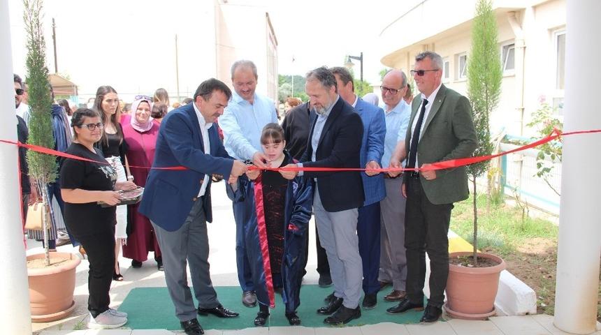 &Ccedil;an Zeynep Bodur Okyay &Ouml;zel Eğitim Mesleki Eğitim Okulu 12 mezun verdi
