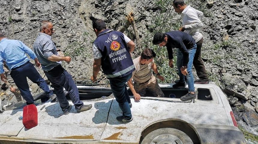 Bah&ccedil;esaray&rsquo;da trafik kazası; 3 yaralı