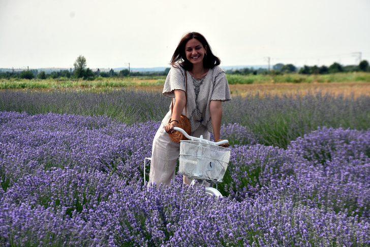 Makinesini alan oraya koştu! Edirne fotoğraf stüdyosuna döndü G2