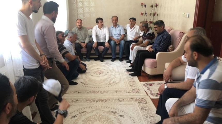 Aydemir Esenyurt&rsquo;ta dadaşlarla istişare etti