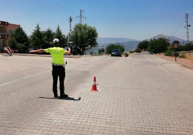 Tut polisinin trafik uygulamaları devam ediyor