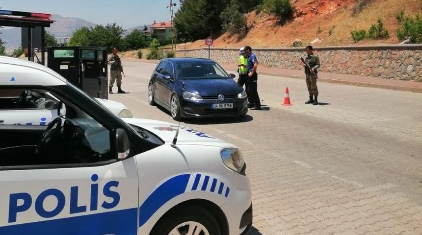 Tut polisinin trafik uygulamaları devam ediyor