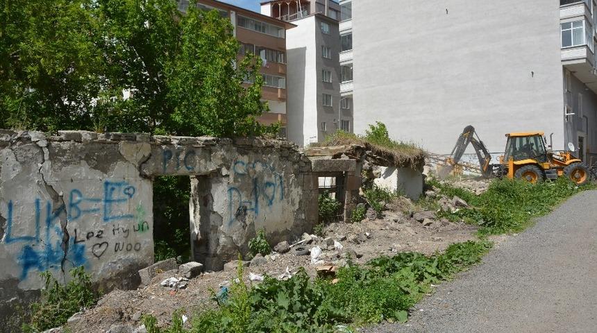 Başkan Demir: &ldquo;T&uuml;rkiye&rsquo;nin en temiz ve d&uuml;zenli ili Ardahan olacak&rdquo;