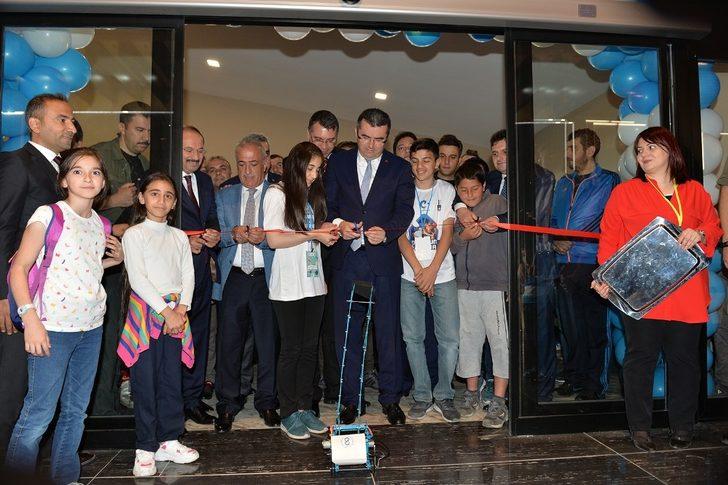 Vali Okay Memiş, “İlim, fen ve teknolojiye hakim gençler yetiştireceğiz” G3