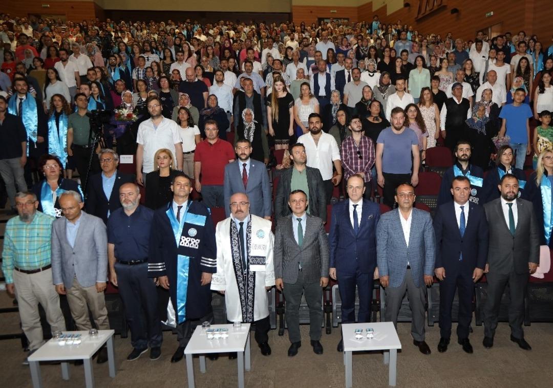 Kayseri &Uuml;niversitesi İlk Mezunlarını Verdi