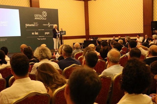 TÜRKONFED Başkanı Turhan: Teknolojiyi tüketen değil üreten ülke olmalıyız