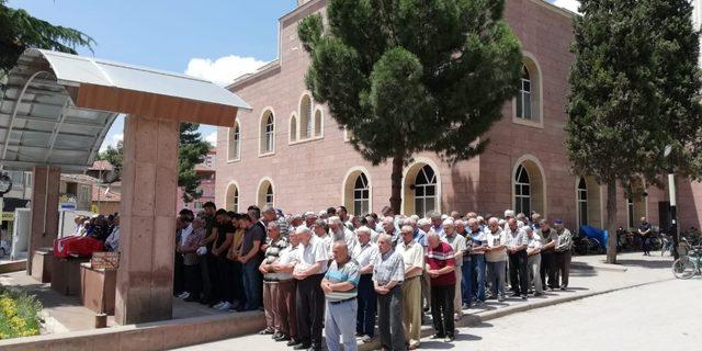 Kıbrıs gazisi son yolculuğuna uğurlandı