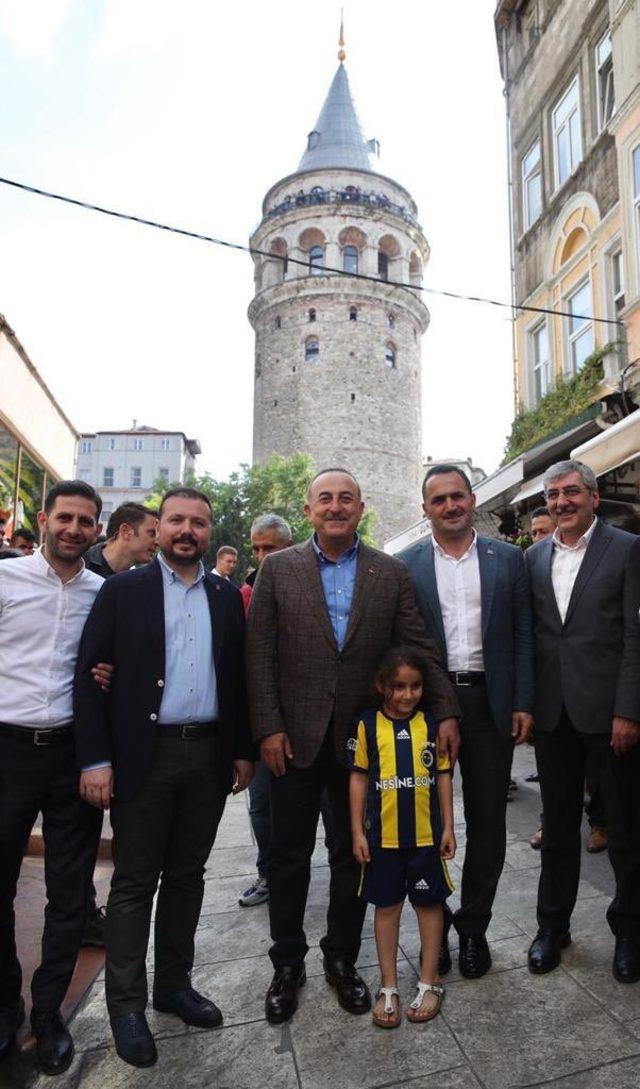 Bakan Çavuşoğlu Fatih, Beyoğlu ve Beşiktaş'ta esnaf ziyaretinde bulundu