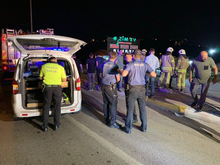 İstanbul'da feci kaza! Taklalar atarak restoranın duvarına çarptı! G1