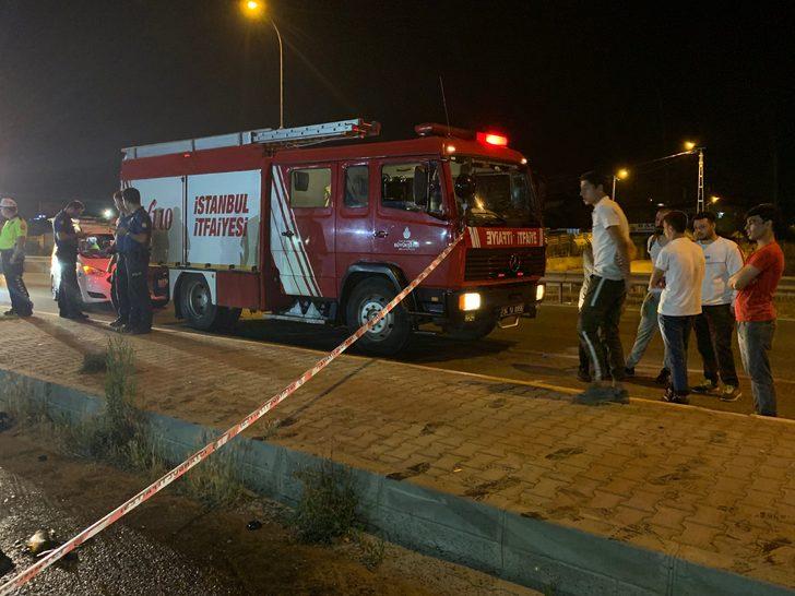 İstanbul'da feci kaza! Taklalar atarak restoranın duvarına çarptı! G2